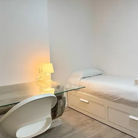 Puerto Cies - Calle De Ostras Con Terraza 3pax *