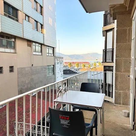 Puerto Cies - Calle De Ostras Con Terraza 3pax *