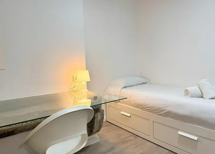 Puerto Cies - Calle De Ostras Con Terraza 3pax *